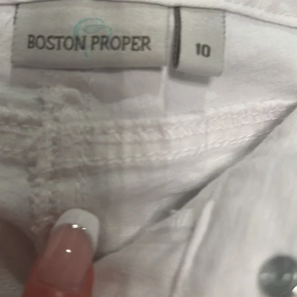 Boston Proper White Jeans with Vine Pattern & Bling 10 NWOT - Picture 4 of 5